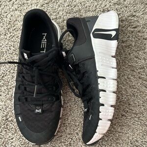 Size 7.5 Nike metcons